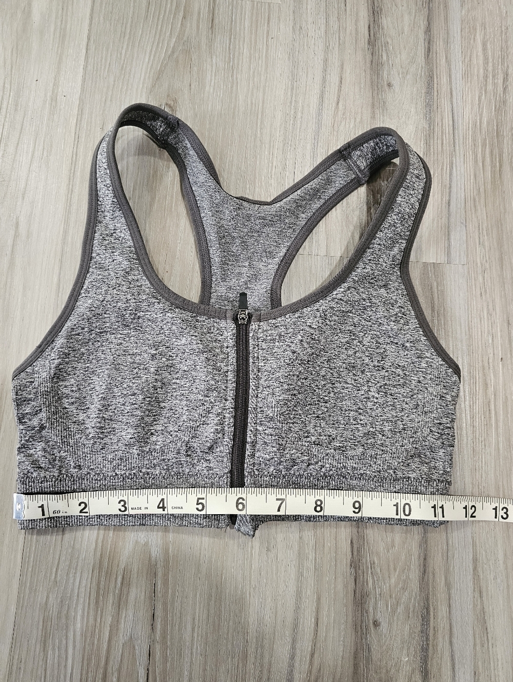 Front-Zip Gray Seamless Sports Bra